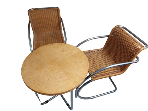 Knoll, Mies van der Rohe 2x MR20 Armrest Chairs + Bauhaus Coffee Table