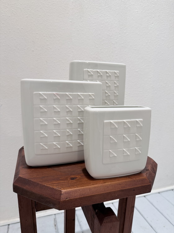 Vintage Hutschenreuther Porcelain Relief Vases – Set of 3 – Top Condition – Hütschenreuter (photo 2 of 11)