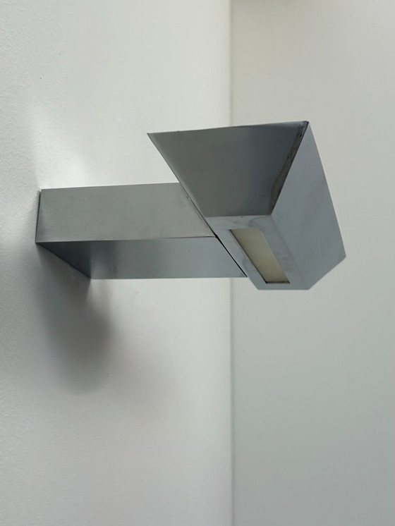 Image 1 of Een paar vintage wandlampen, chroom en mat glas, Frankrijk, 1980