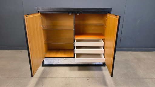 Mueble de bar brutalista negro, década de 1970.