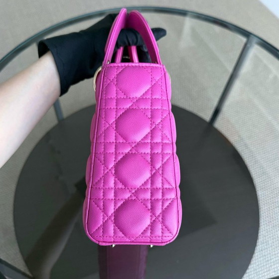 Image 1 of DIOR LADY SMALL FLAP - PELLE DI AGNELLO CANNAGE ROSA BARBIE, FERRAMENTA ORO