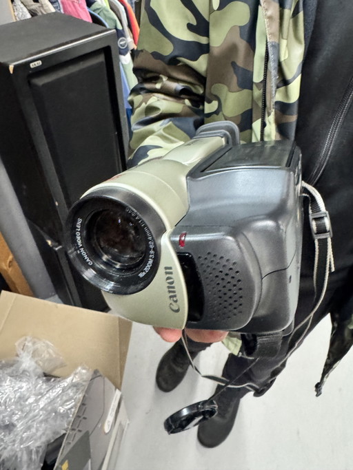 Canon UC6000 Video8 Camcorder.