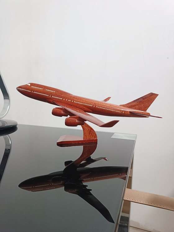 Image 1 of Maquette de Boeing 747 en acajou 2000s