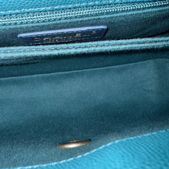 Image 1 of Chanel Coco Handle Small - Caviar trapuntato blu con finiture dorate Serie 28