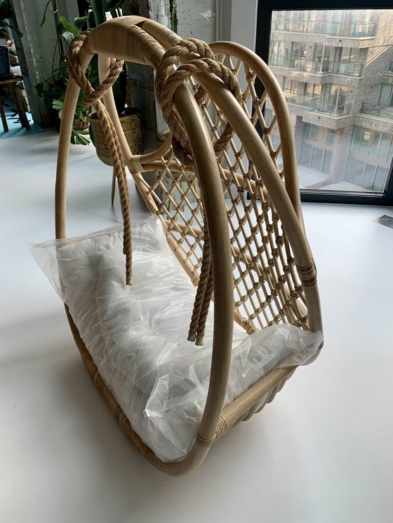 Image 1 of 1-persoons rotan hangstoel