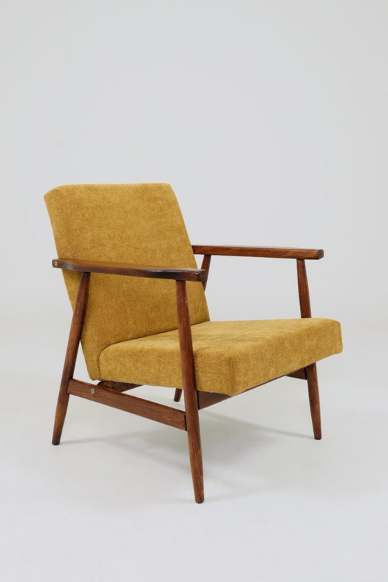 Image 1 of Poltrona vintage modello B-7727, tessuto giallo oro, restaurata, Polonia, anni '70