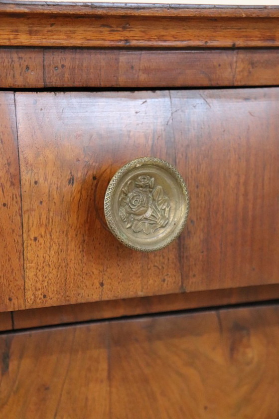 Image 1 of Antico comodino in noce, Italia, inizio XIX secolo