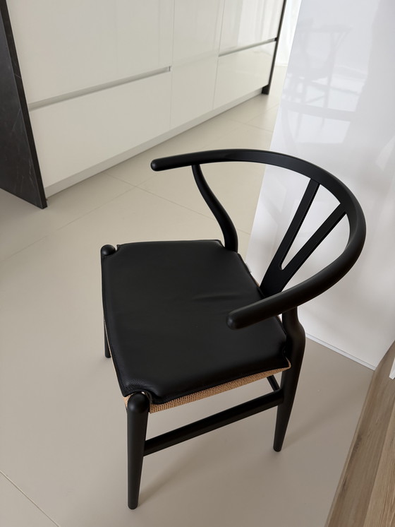 Image 1 of 8 x Carl Hansen & Sohn