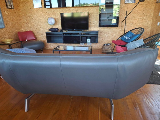 Image 1 of 2 fauteuils en 1 Leolux-bank, grijs en rood