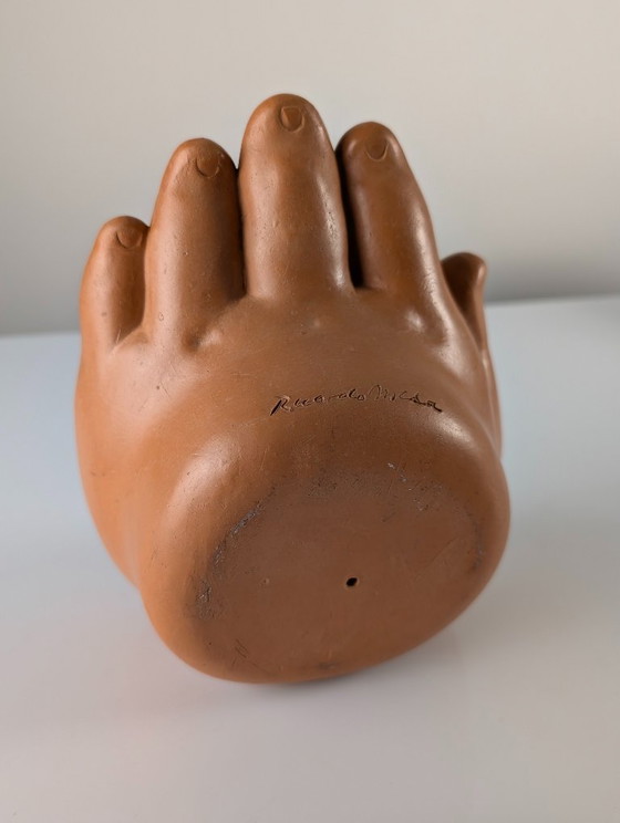 Image 1 of Ricardo Mesa, escultura de terracota "Gordita Feliz" en la mano, años 80