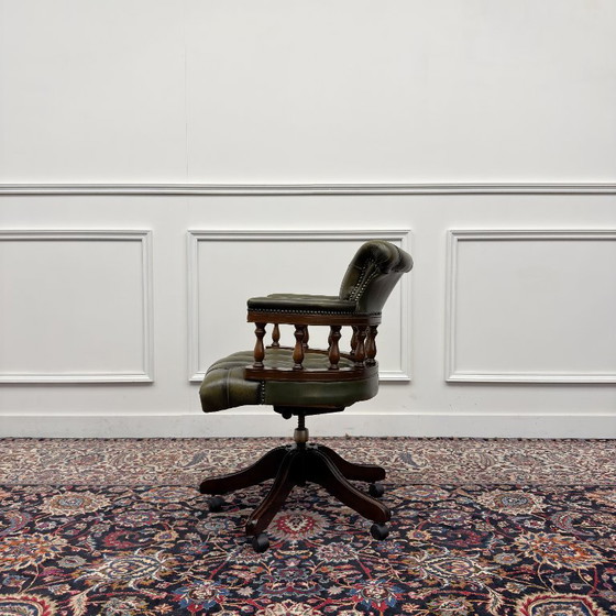 Sedia da ufficio Chesterfield classica Captain Chair Verde – Sedie da ufficio, Leather, Wood (photo 3 of 7)
