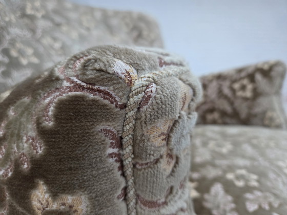 Image 1 of 1960er Jahre, dänischer Sessel, hellgrüner Möbelvelours, Beine aus Teakholz.