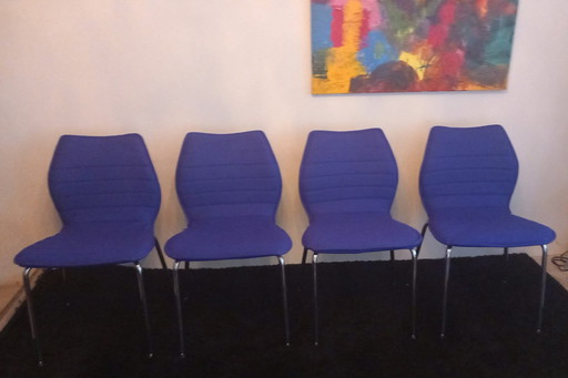 Prachtige stoelen naar model van Kartell Maui Soft ontworpen door Vico Magistretti