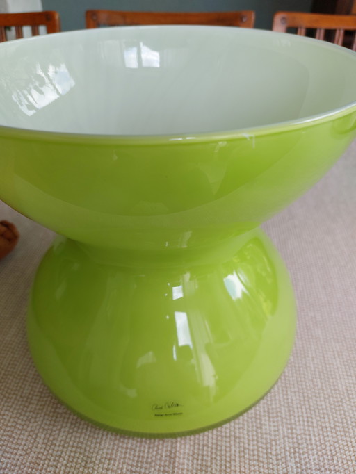 Vase diabolo IKEA couleur chaux par Anne Nilsson