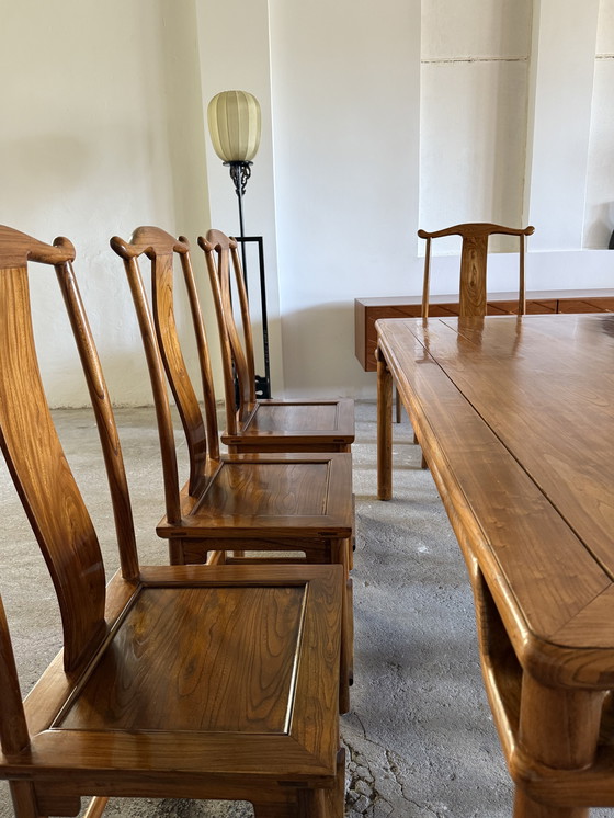 Image 1 of TAVOLO DA PRANZO IN CINA E 8 SEDIE IN LEGNO MASSELLO, ANNI '60