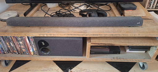 Polk S3 Soundbar with subwoofer, remote control, and wiring. 1 year old, barely used. Now for only €80.