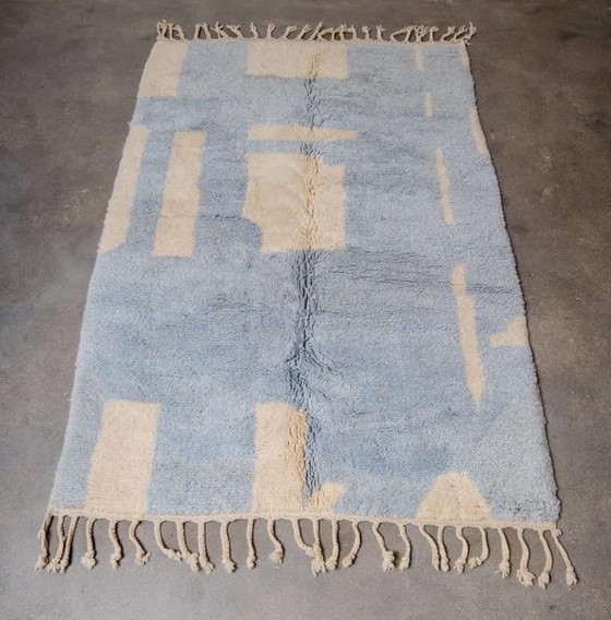 Image 1 of Tapis berbère en laine pure fait main traditionnelle taille 150/250 cm