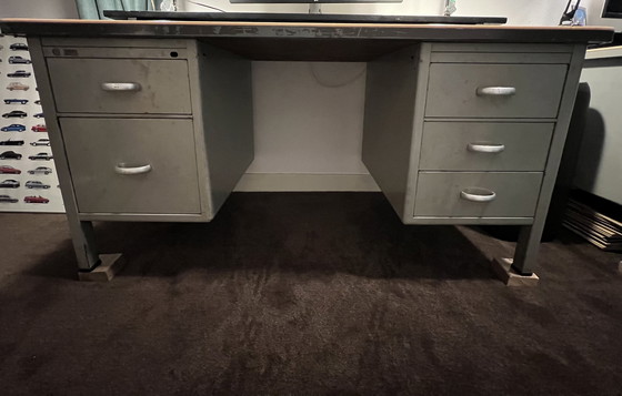 Image 1 of Gispen (Dutch Originals) Industrie-Stahlschreibtisch 7652