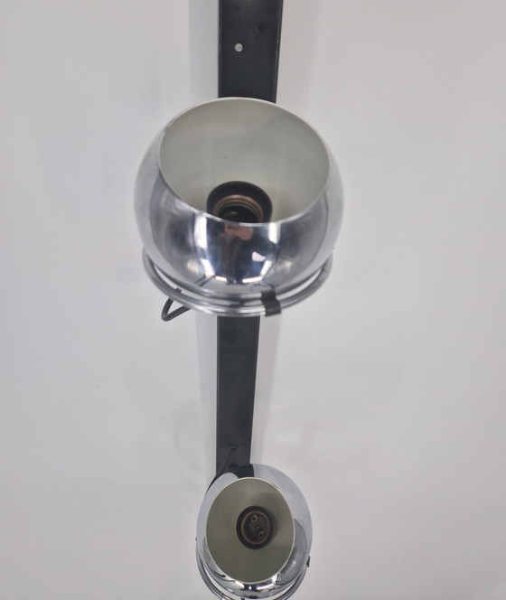 Image 1 of Wandlamp in de vorm van een oog uit de jaren 70, geïnspireerd op het ruimtetijdperk.