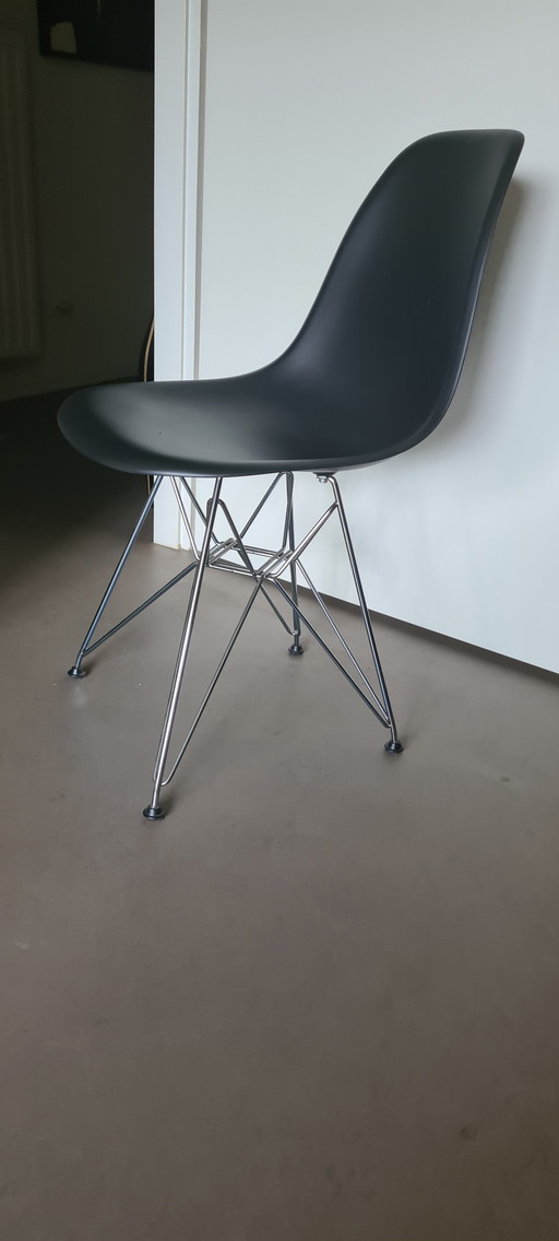4x DSR original vitra chairs