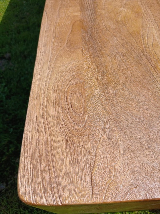 Image 1 of Meuble TV en bois exotique massif avec façade à lattes – 150 cm