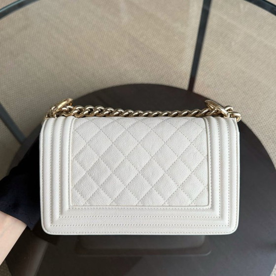 Image 1 of Chanel Boy Small - Pelle trapuntata color crema/bianco caviale con finiture dorate 27