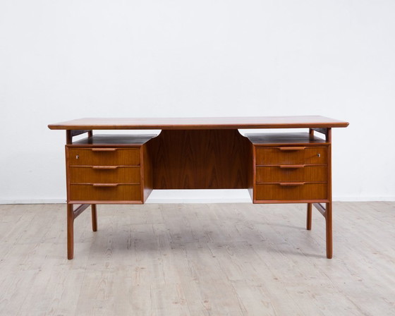 Image 1 of Deens teakhouten bureau van Omann Jr., model 75