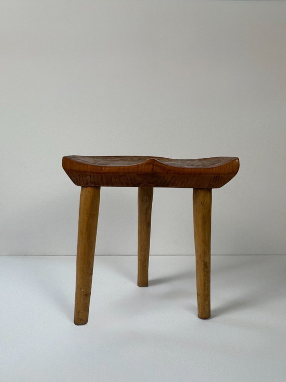 Image 1 of Tabouret vintage en bois tripode, France 1960