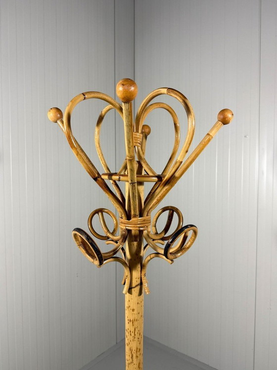 Image 1 of Freistehender Rattan-Garderobenständer aus den 1960er Jahren
