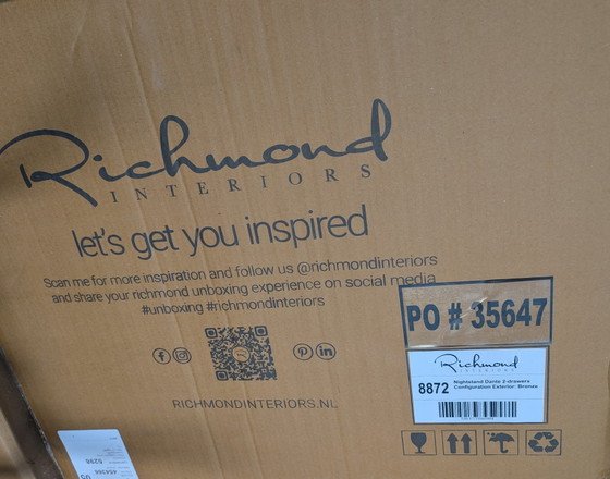 Image 1 of 2 mesitas de noche de Richmond Interiors (nuevas en su caja)