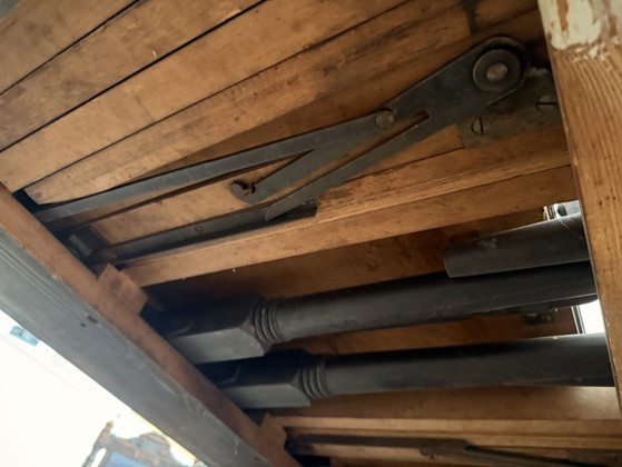 Image 1 of 6x Stühle Nicht Renoviert und 1 Großer Ausziehtisch Renoviert
