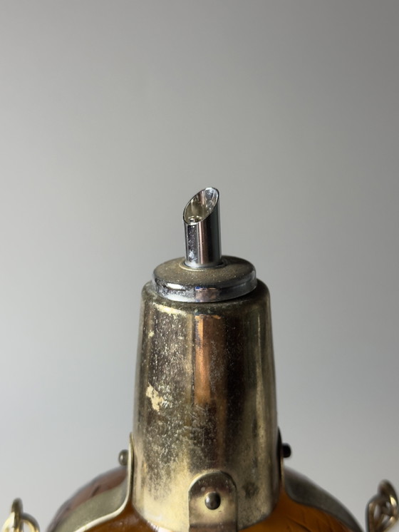 Image 1 of Bouteille carafe musicale vintage – Mécanisme musical à remontoir – Inspiration Steampunk et Art Déco – vers 1970