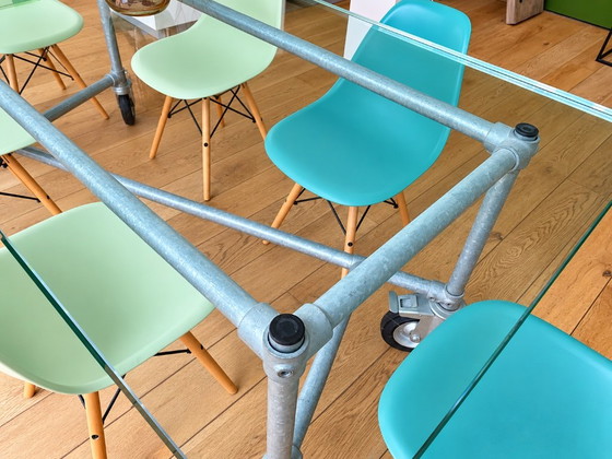 Industrial table with glass top and metal base on wheels, Eigen ontwerp, Dining tables, Transparent (photo 2 of 5)
