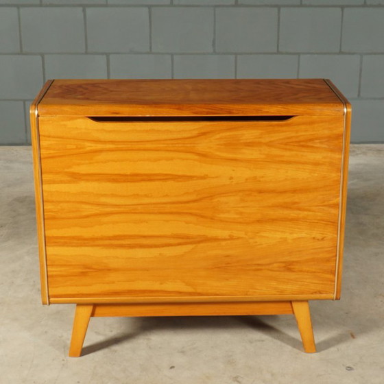 Mobiletto vintage con ante a ribalta – Bohumil Landsman – Jitona – anni '60 – Armadi contenitori, Brass, Wood (photo 4 of 16)