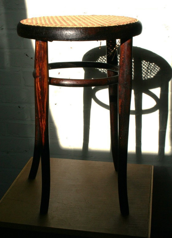 Image 1 of Tabouret Thonet signé
