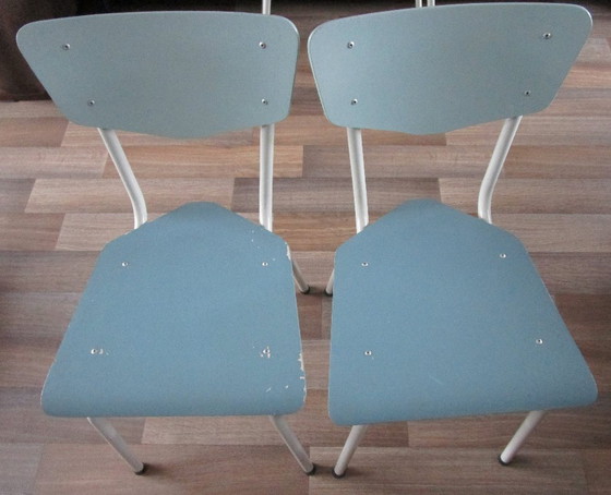 Image 1 of Ensemble d'appoint composé de 2 chaises et d'une table, années 1950.