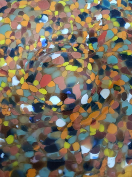 Image 1 of Ciotola in vetro realizzata a mano con aspetto maculato colorato.
