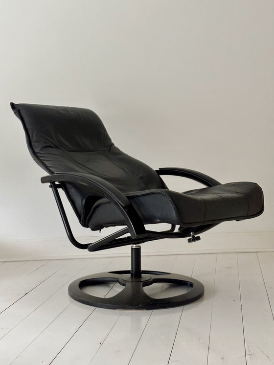Image 1 of Fauteuil pivotant vintage en cuir noir