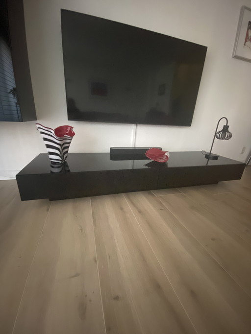 Wall unit