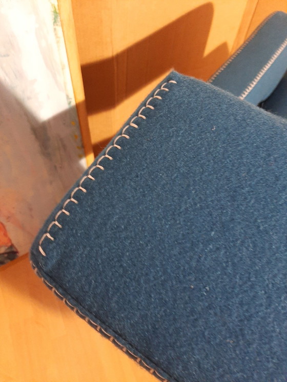 Image 1 of Cassina Utrecht 637, nueva, nunca usada, en tela de lana azul petróleo (serie 13L), costuras de caballo