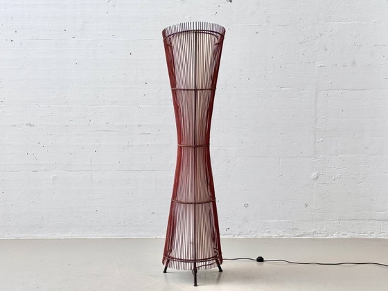 Image 1 of Franse vloerlamp van rotan en bamboe, jaren 60/70.