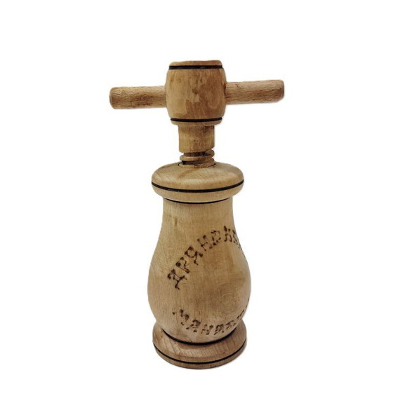 Image 1 of Schiaccianoci in legno d'epoca con meccanismo a vite