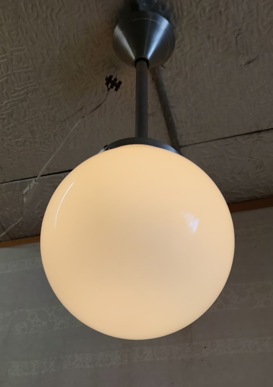 Art Deco XL hanglamp met opalen bol, 25 cm diameter - midden 20e eeuw – Hanglampen, Glass (photo 5 of 9)