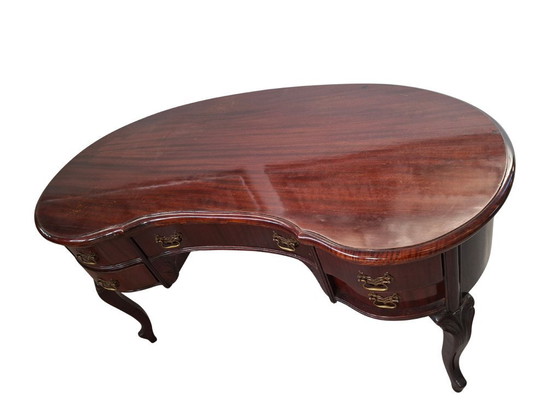 Image 1 of Conjunto de estudio Elite: Escritorio con forma de frijol y silla de bañera