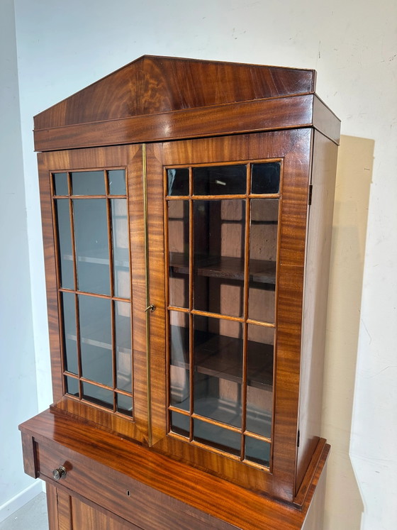 Vitrina antigua de caoba – Glass (photo 4 of 5)
