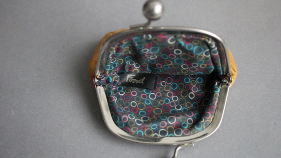 Image 1 of Vintage Fossil leather wallet with kiss-the-closure closure