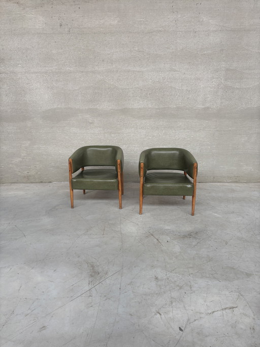 2 Scandinavische stoelen van groen leer