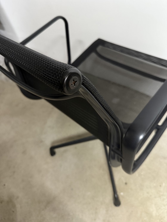 Image 1 of Vitra Eames EA 108 Aluminium Chair Black 1/3 Top & Original