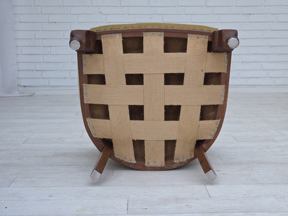 Image 1 of 1960er Jahre, dänischer Beistell-/Kindersessel, hellgrüner Möbelvelours, Eichenholz.