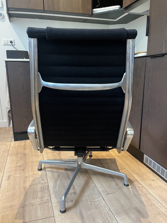 Fauteuil lounge Charles & Ray Eames EA 124 en aluminium - Toile Hopsack noire Herman Miller (photo 13 of 16)